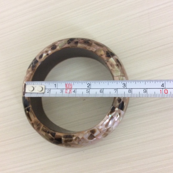 EUC 🏵 Mother of Pearl Bracelet  Nice Piece! - Picture 3 of 3